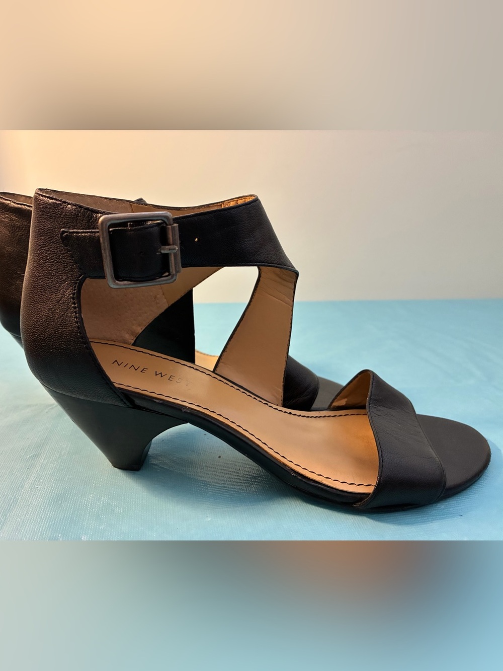 Nine West Black Leather Strappy Sandals With Buckle Size 7M